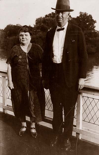 Old photograph of steamboat captains Mary Becker Greene and Gordon C. Greene
