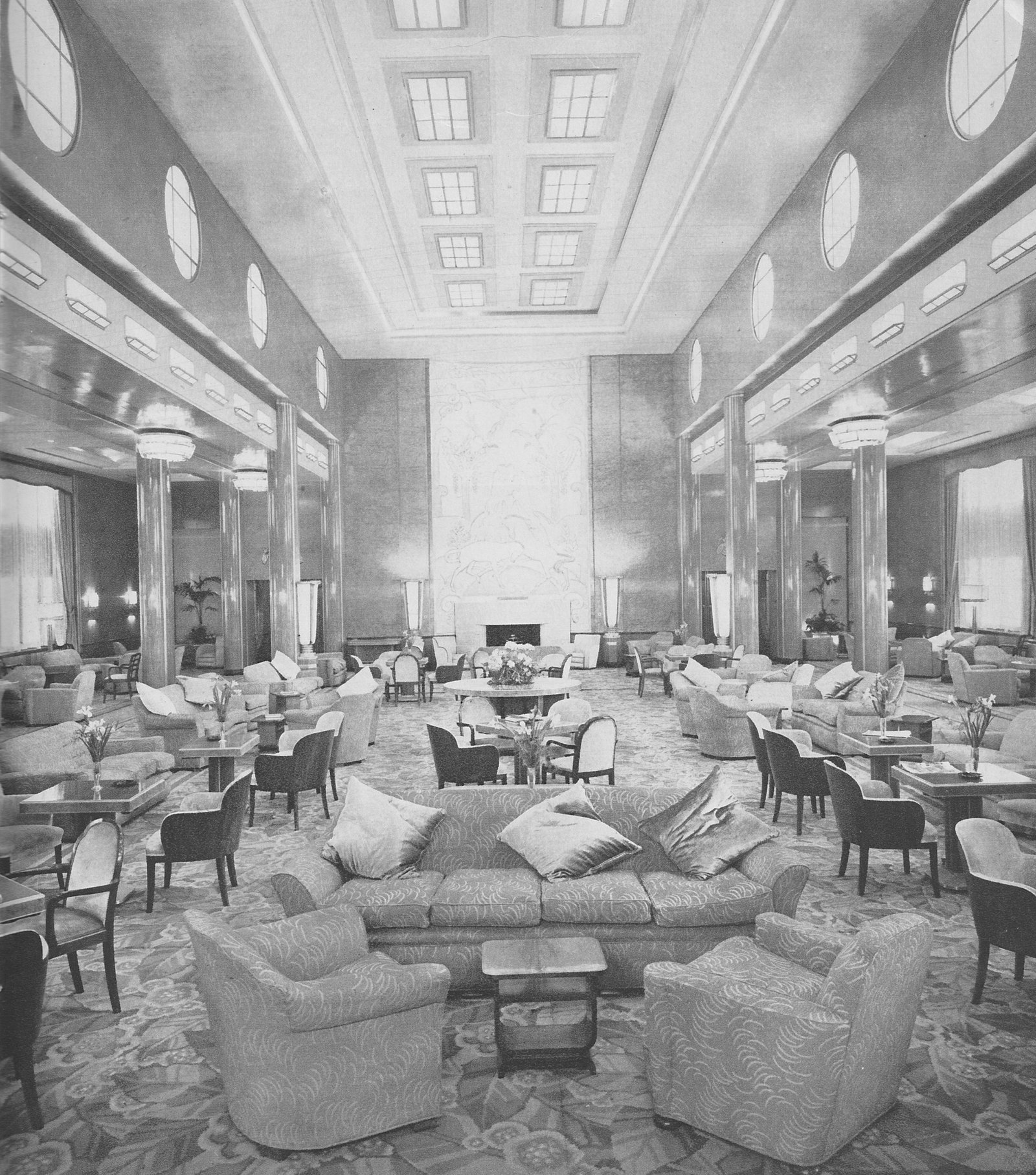 The Queen Mary's Art Deco first-class main lounge before the war